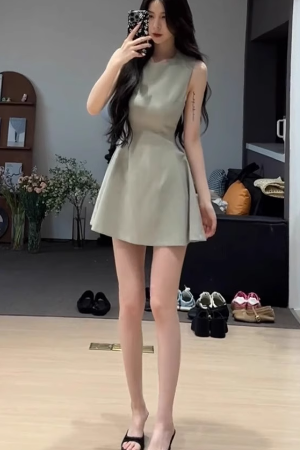 French high-end sleeveless vest dress 2025 temperament lady waist A-line skirt R1405