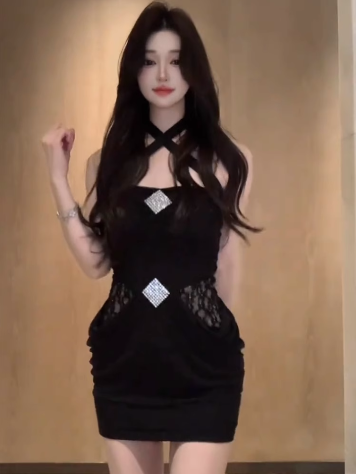 Temperament lady tube top halter neck dress 2025 waist hip skirt R1061