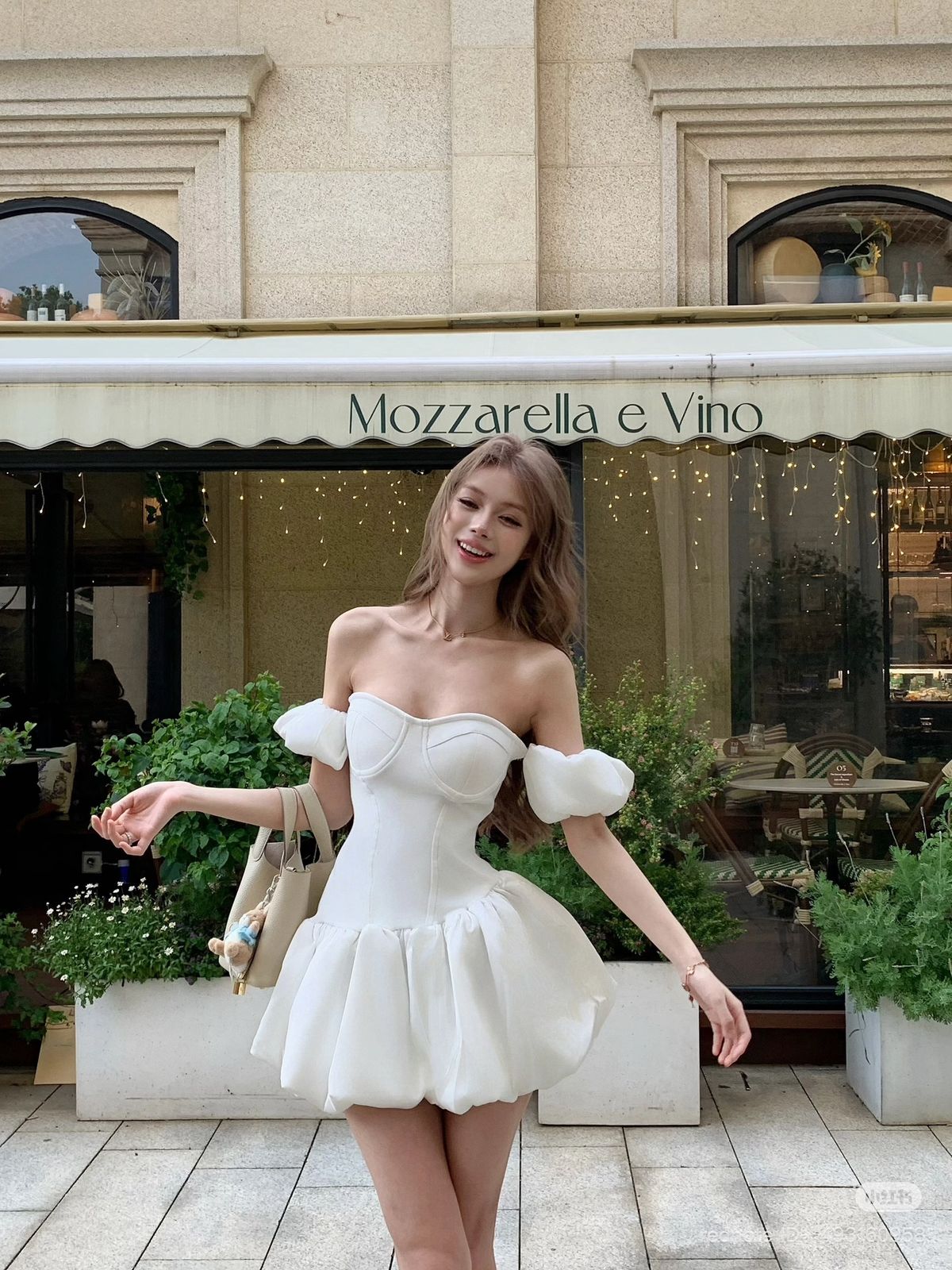 White gentle and cute one-shoulder neckline waist princess skirt homecoming dress R3620