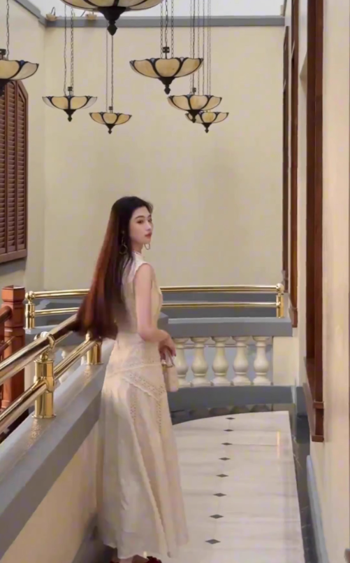 Gentle temperament lace sleeveless vest dress beautiful waist A-line long skirt R0677