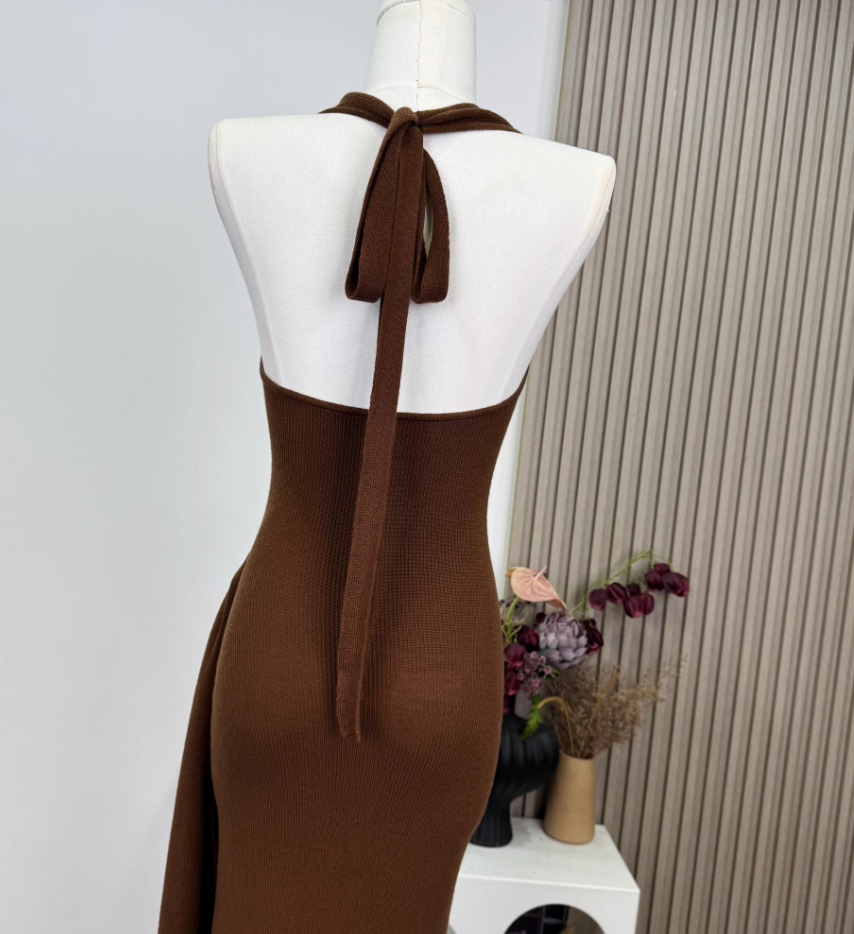 2025 Summer versatile design halter neck backless sexy pleated side slit knitted dress R0279