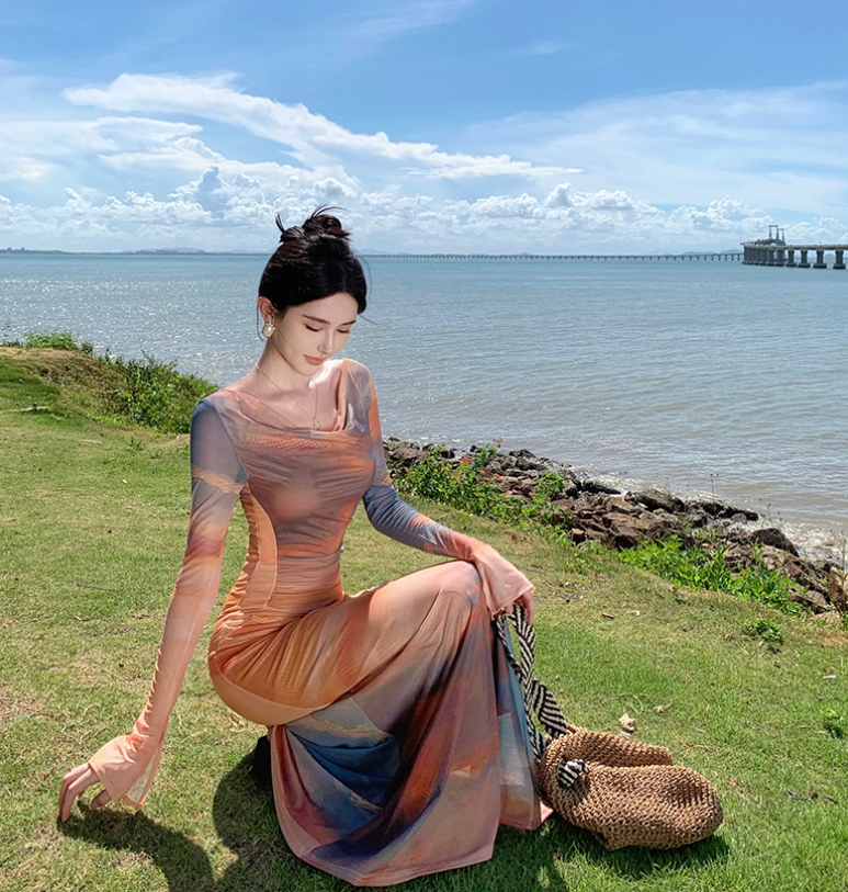 Beach dress with slim waist and elegant long sleeves, holiday style tie-dye dress R1606