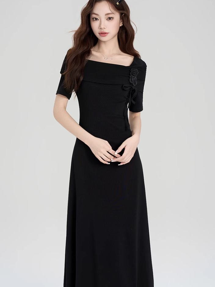 French Hepburn style square collar temperament dress waist slimming little black dress R2401