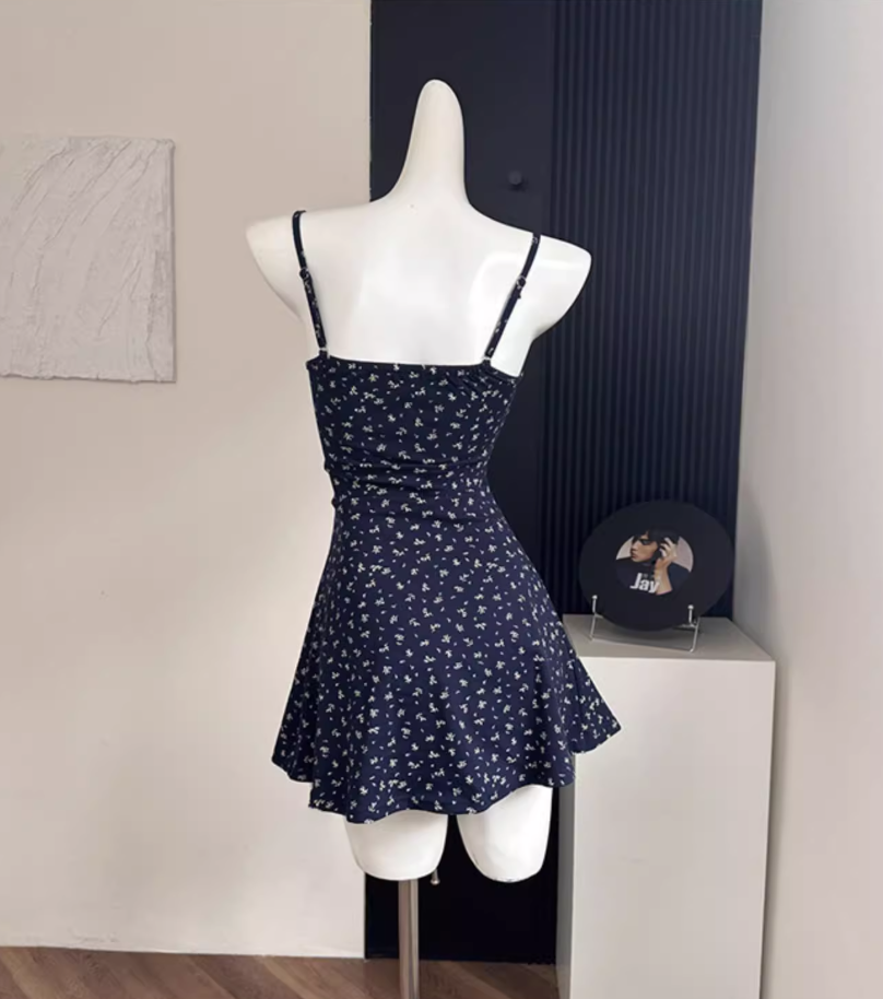 2025 floral dress suspenders versatile cardigan sweet hot girl design retro French top R0289