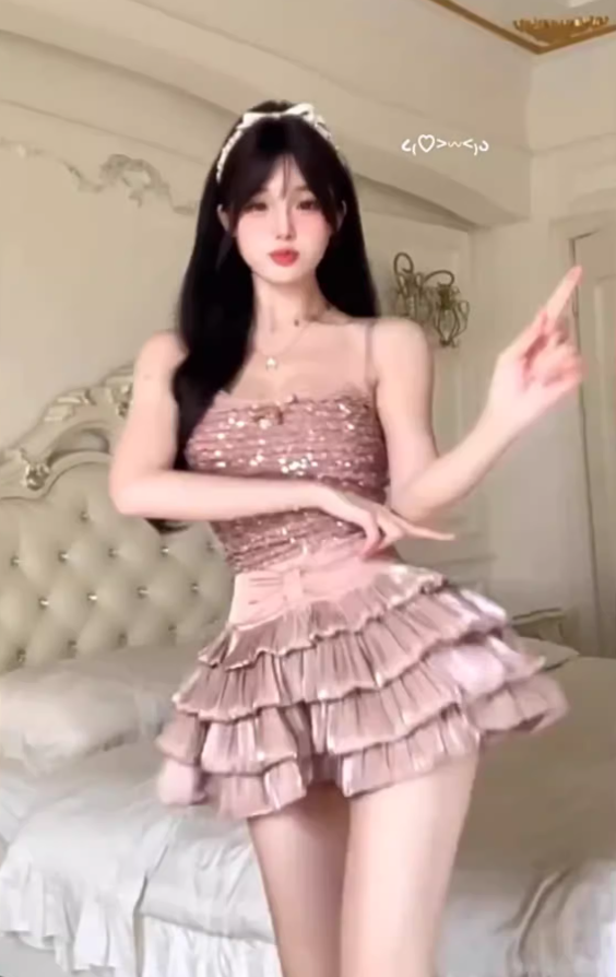 Large size French niche rich girl style sequined slim fit camisole top and puffy skirt suit R1838