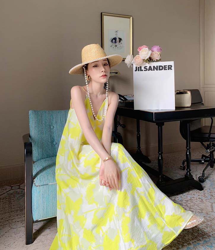Cold style suspender dress women's printed backless travel beach dress holiday super fairy long dress R0182