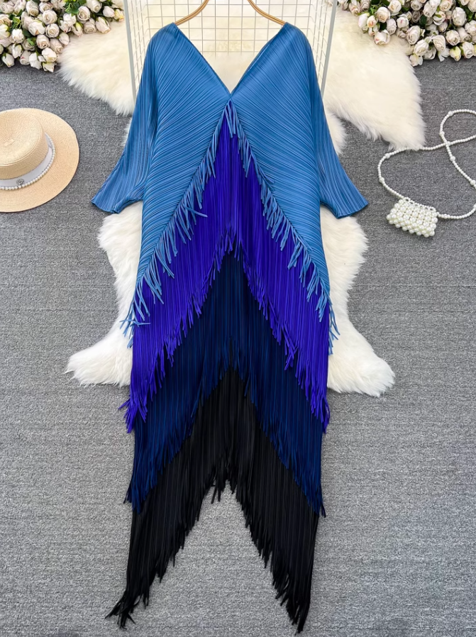 Temperament Sanyake pleated long-sleeved V-neck backless loose tassel gradient color irregular dress R0402