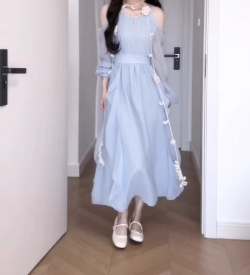 Blue off-shoulder halter neck dress gentle temperament beautiful dress R0741