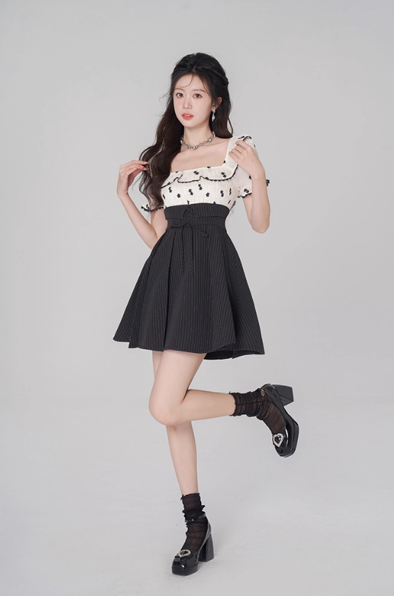 Tea break French dress puff sleeve A-line skirt new style high waist embroidered short skirt R4499