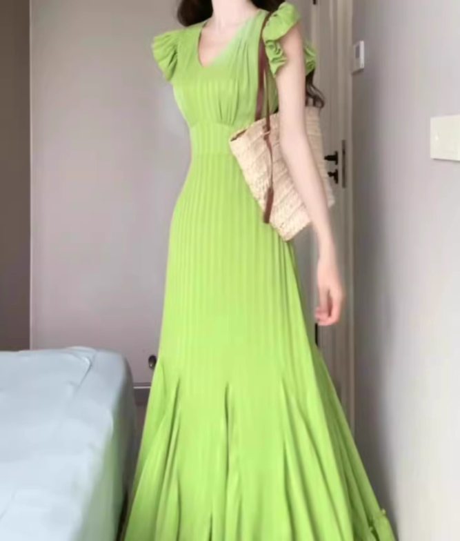 Retro green dress high-grade v-neck temperament step by step lotus fishtail skirt R0735