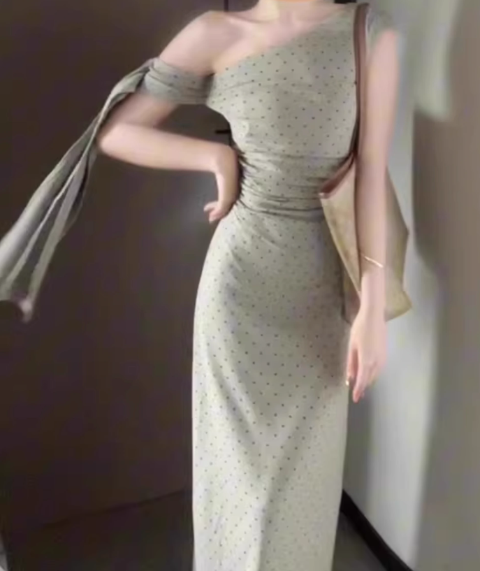 Gentle temperament gray polka dot off-shoulder dress with slim waist and hip skirt R0859