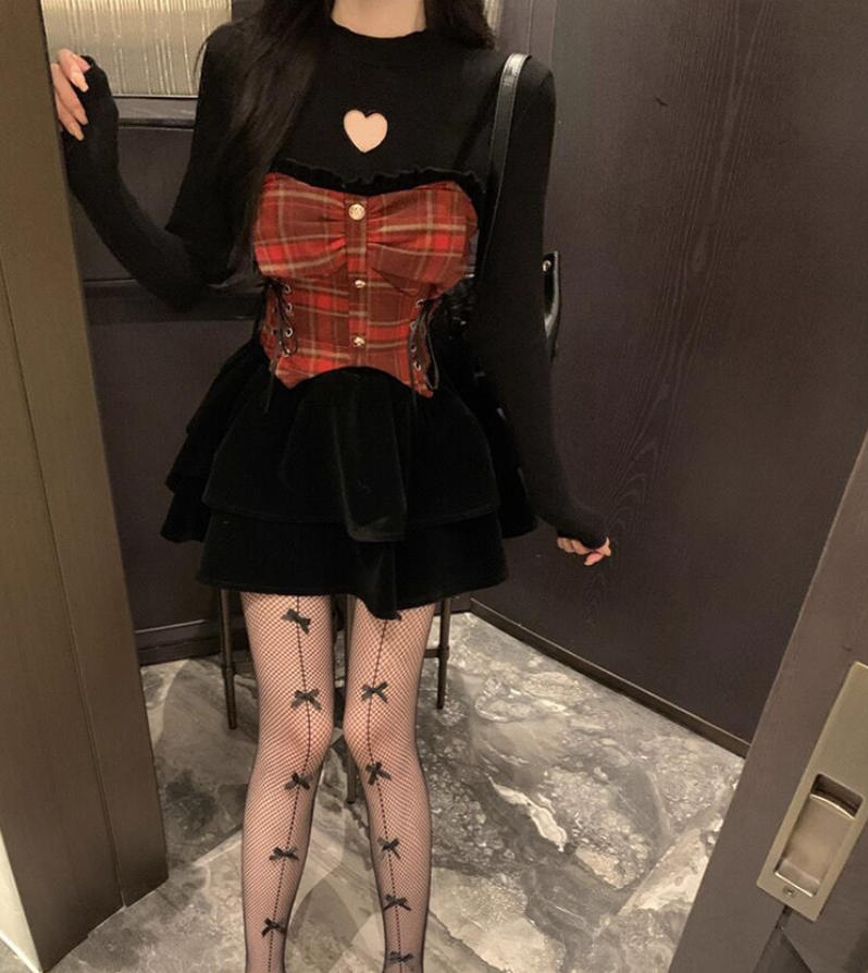 Sweet and spicy style heart hollow top 2025 large size plaid waist strap dress set R1208