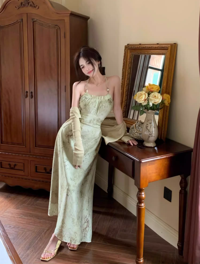 Halter neck suspender dress 2025 sexy backless print gentle waist-revealing long skirt R1476