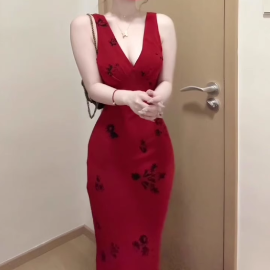 Retro V-neck red suspender dress sexy waist temperament hip fishtail long skirt R0712