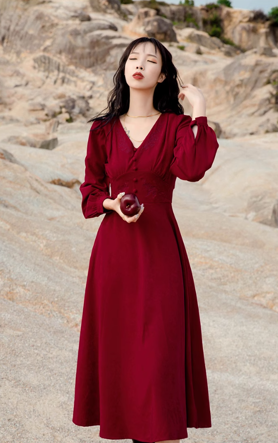 Red dress Hepburn style French retro v-neck petite long-sleeved red dress R1752