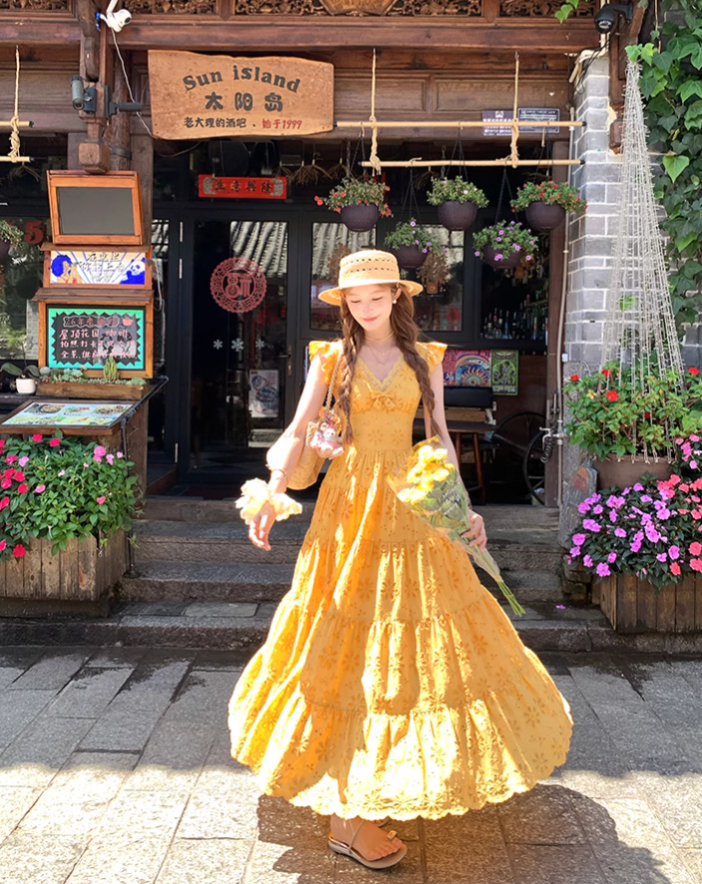 Yellow long v-neck small flying sleeve waist dress summer French retro temperament lace skirt R4578