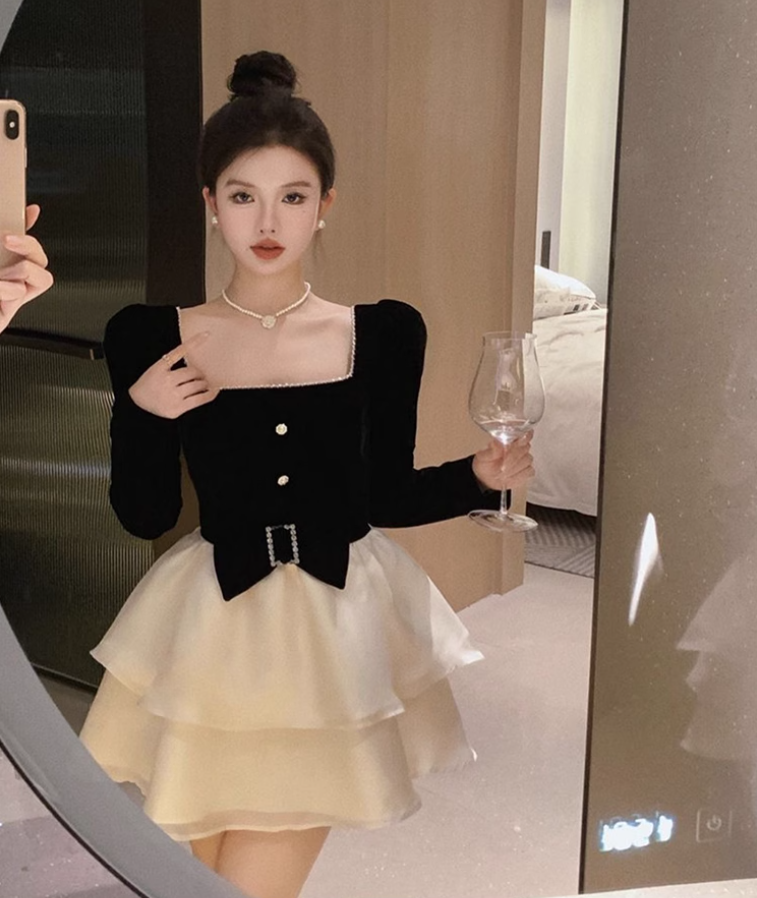 Birthday dress high-end Hepburn style dress high-end niche toast dress square collar dress R1798