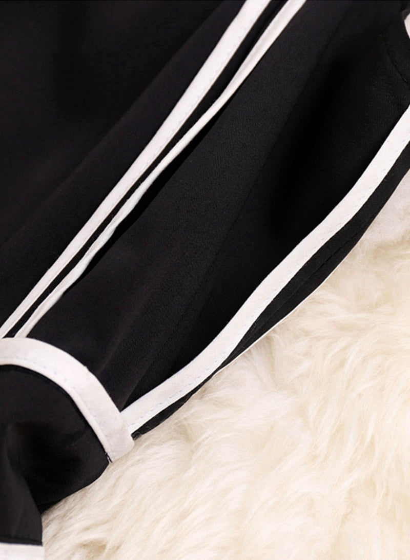 Fashionable black and white striped jumpsuit    S119