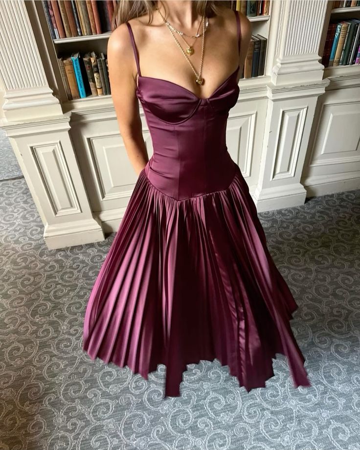 Elegant  Burgundy Pleated Evening Dress Sleeveless Women Sexy Party Dresses      S6775