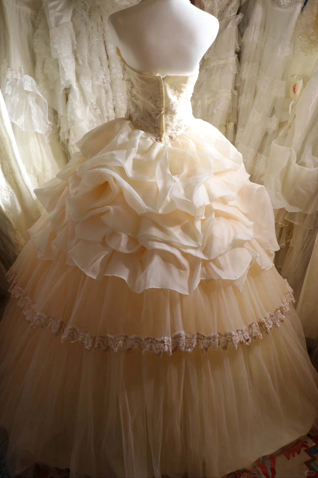 A Line Halter Vintage Long Wedding Dresses Princess Bridal Gown        S6884