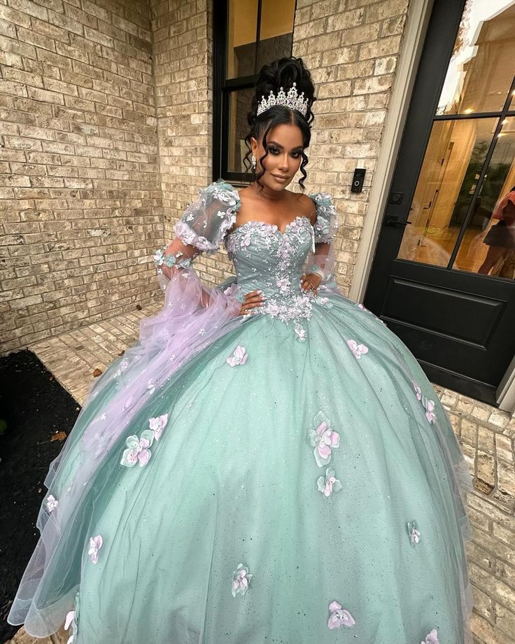 Quinceanera Dresses Long Sleeve Ball Gown Appliques Beading Sweet 16 15 Dress      S6436