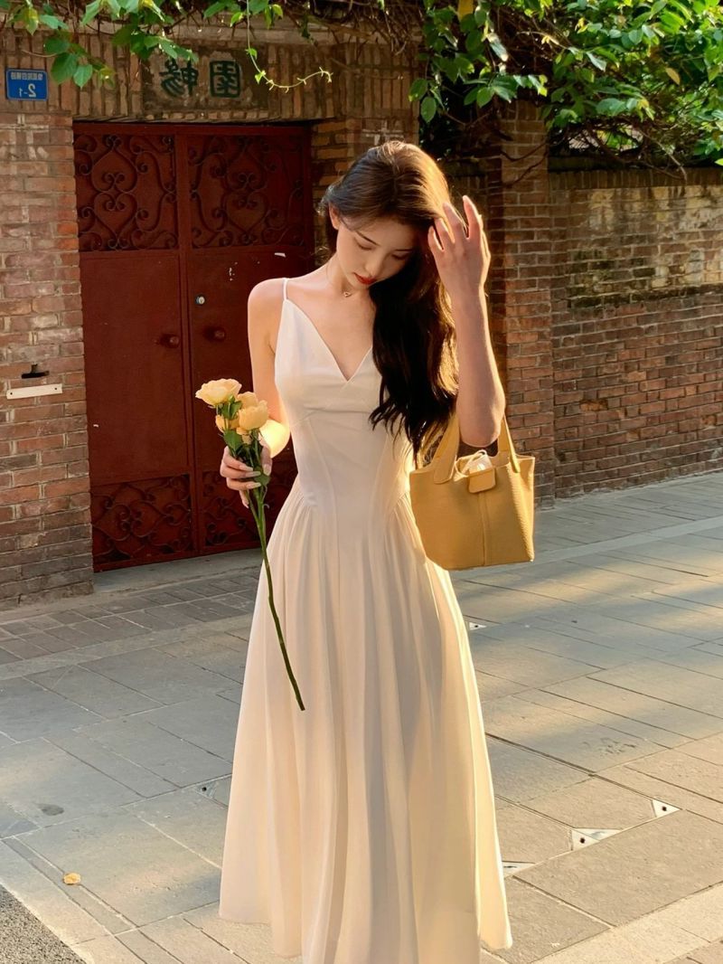 Fairy long v-neck white suspender dress     S5792