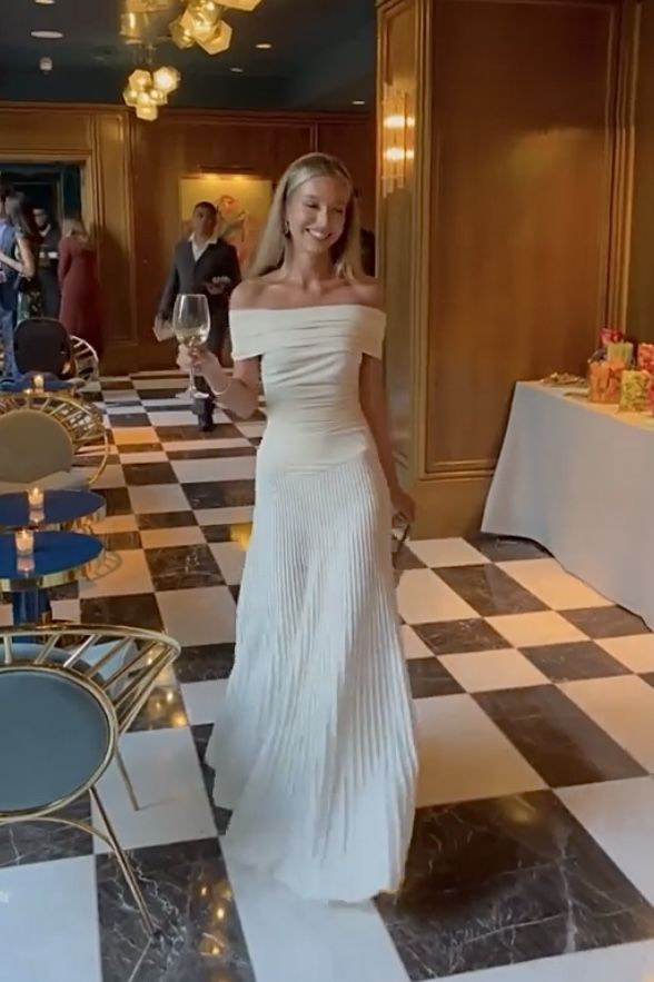 A Line Off Shoulder Wedding Dress Long Bridal Gown        S6188