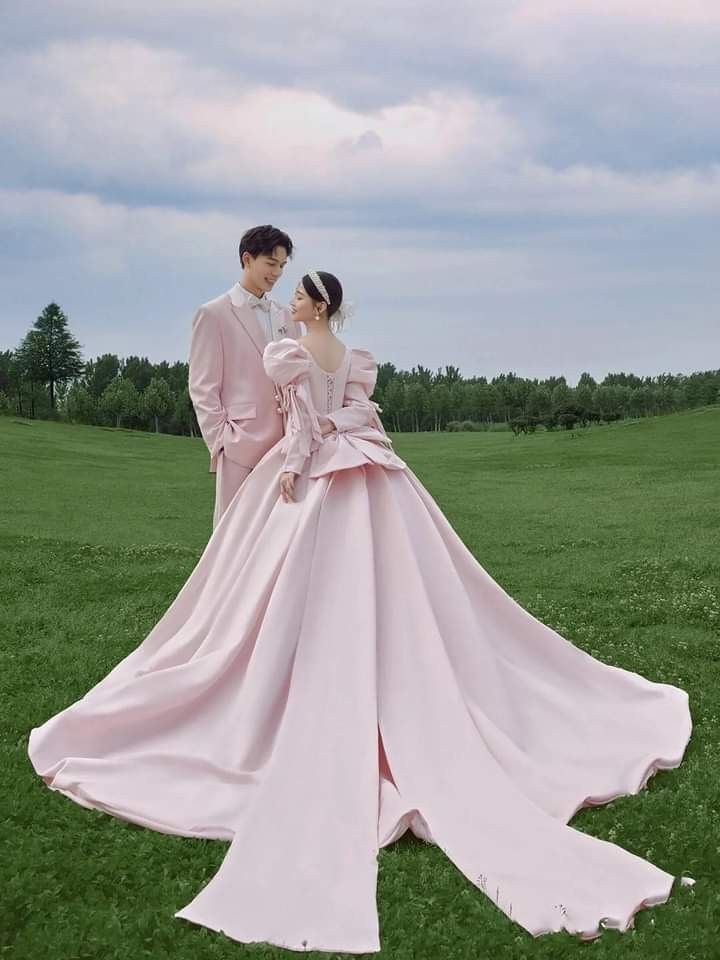 Ball Gown Wedding Dresses Elegant Court Bridal Gown Bow Lace Up Back Long Puffy Sleeves Vintage Bride Dress         S6489