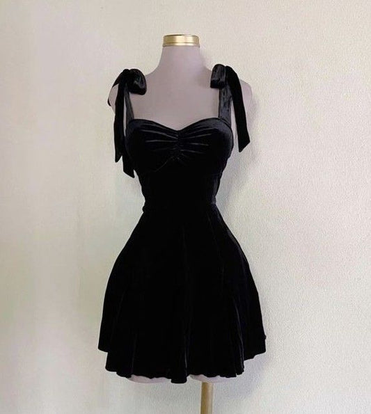 Black Velvet Homecoming Dress 18th Birthday Party Dresses        S6247