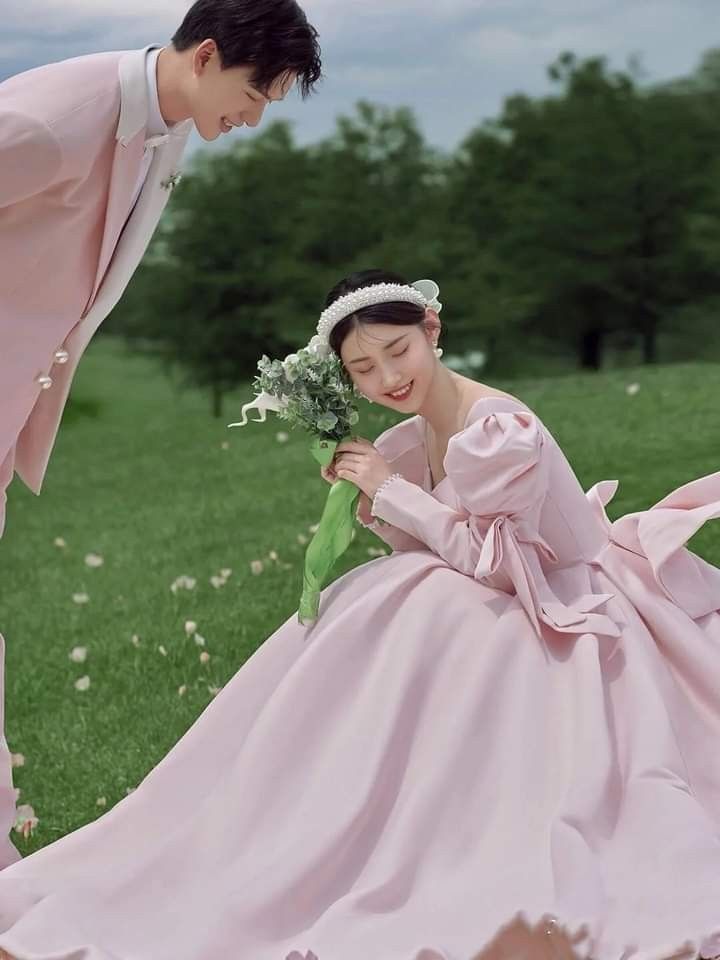 Ball Gown Wedding Dresses Elegant Court Bridal Gown Bow Lace Up Back Long Puffy Sleeves Vintage Bride Dress         S6489