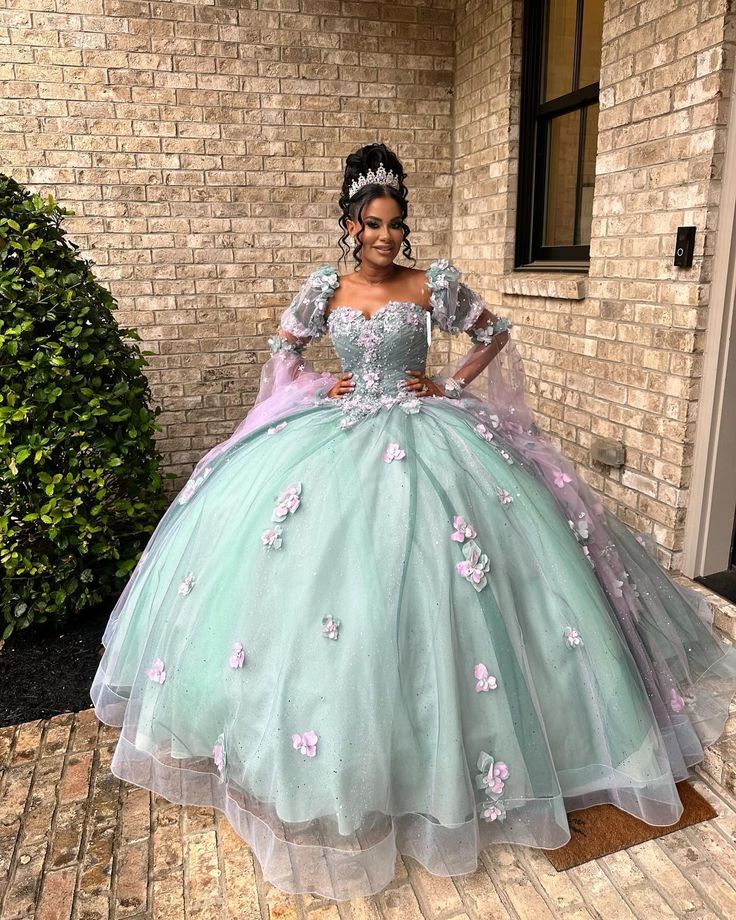 Quinceanera Dresses Long Sleeve Ball Gown Appliques Beading Sweet 16 15 Dress      S6436
