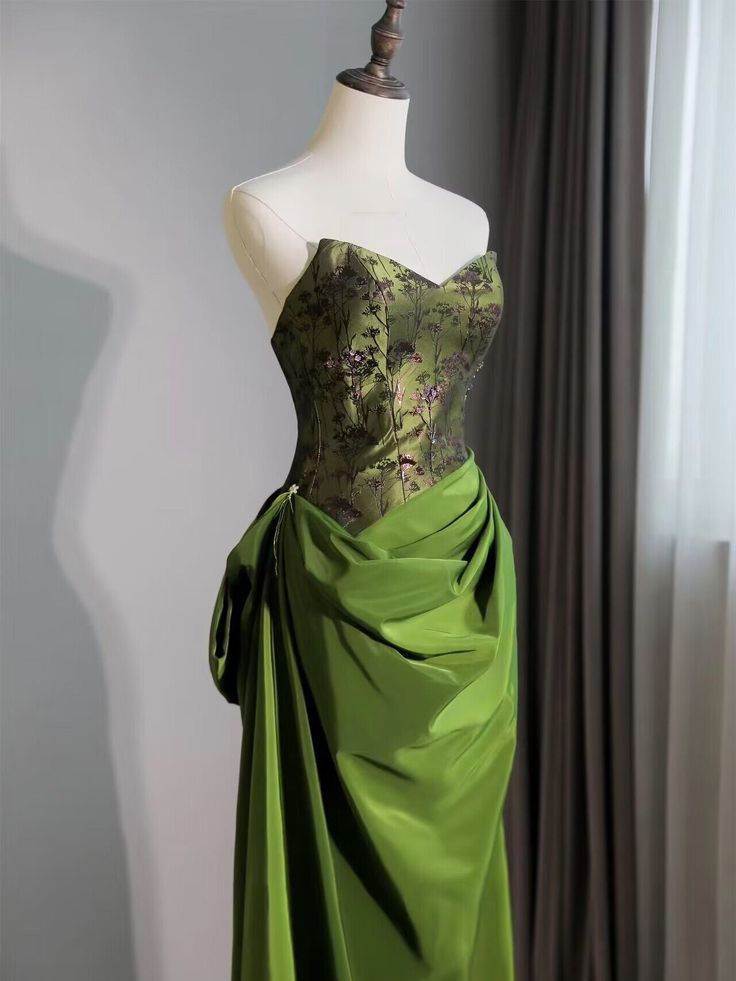 Green Strapless A Line Satin Long Prom Dress Retro Evening Gown       S5623