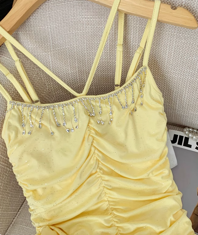 Hot girl suspender dress women's new style waist slimming temperament pleated hip skirt R4037