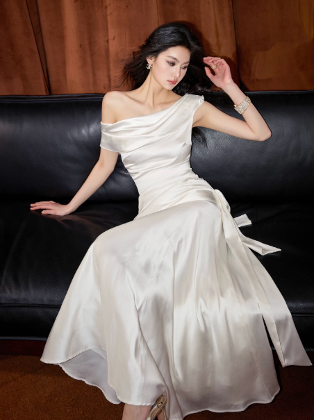 Elegant White A-Line Bateau Long Women Dress with Ribbon Trim Celebrity Dress Evening Dress RS063