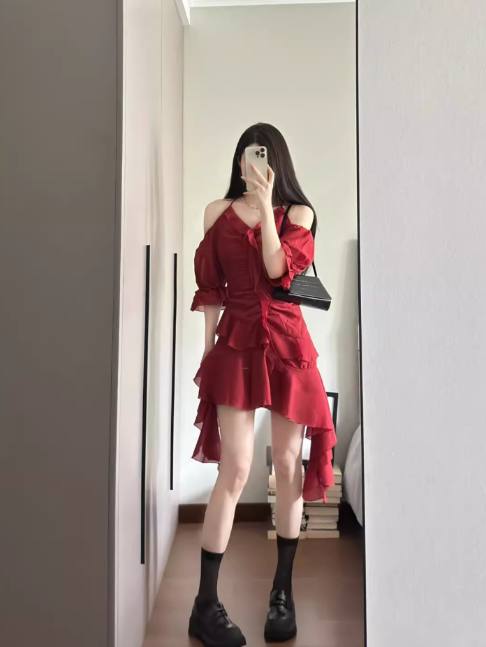 Beautiful skirt temperament advanced red dress niche design irregular skirt halter neck skirt R0413