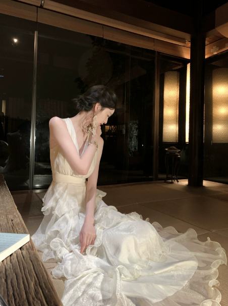 Elegant White A-Line V-neck Long Women Dress with Chiffon Ruffles Party Dress Evening Dress RS072
