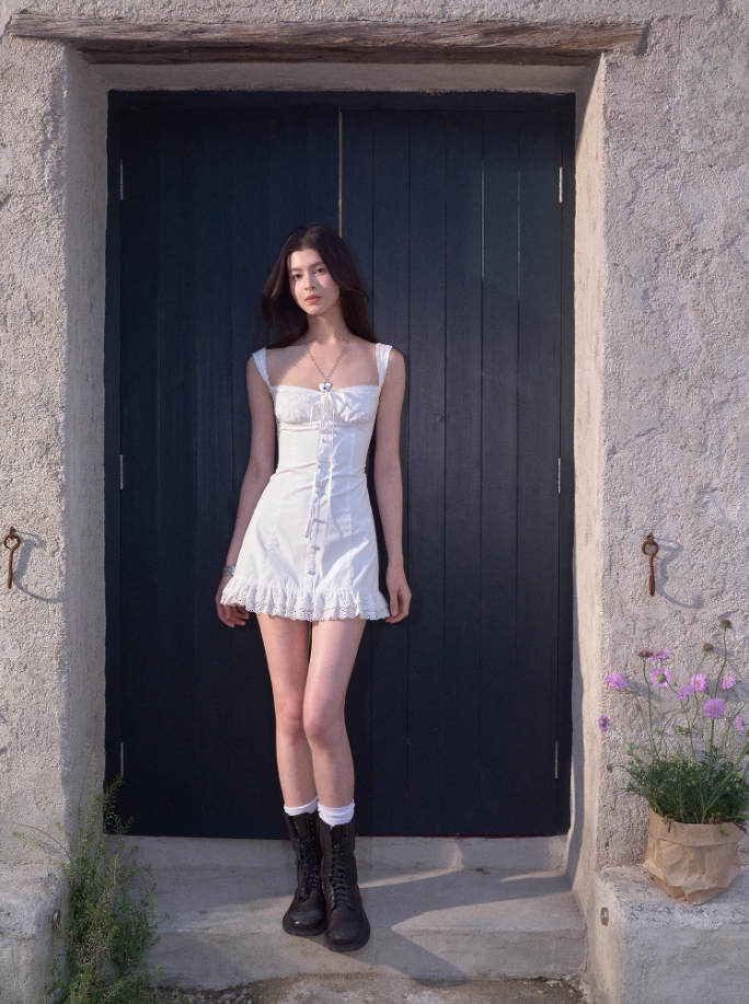 Heavy French romantic vacation suspender dress French temperament design short skirt R3326