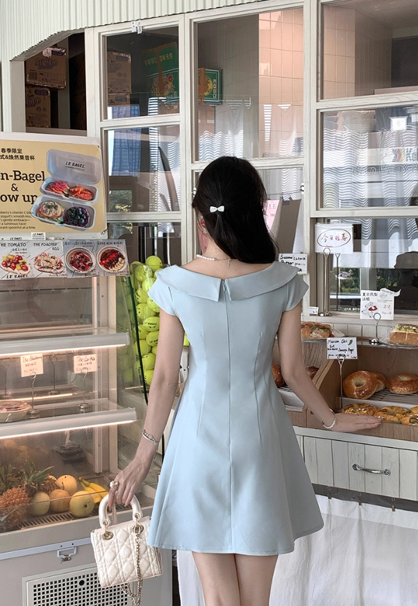 Light blue bow dress with short sleeves, slim waist and elegant short skirt R4419