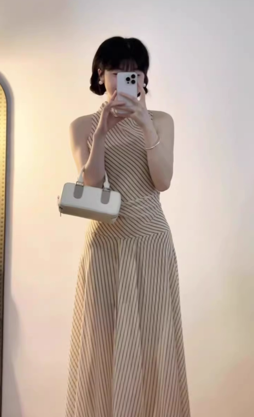 Temperament striped sleeveless dress with a flared collar, slim waist and beautiful long skirt R0719