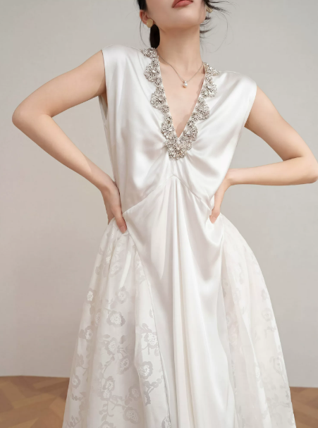 Elegant White A-Line V-neck Long Women Dress with Beaded Professional Dress Evening Dress RS082