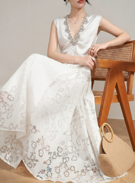 Elegant White A-Line V-neck Long Women Dress with Beaded Professional Dress Evening Dress RS082