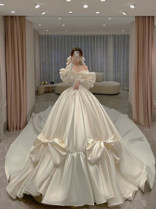 A Line Long Sleeves Satin Wedding Dresses Long Bridal Gowns    S6656