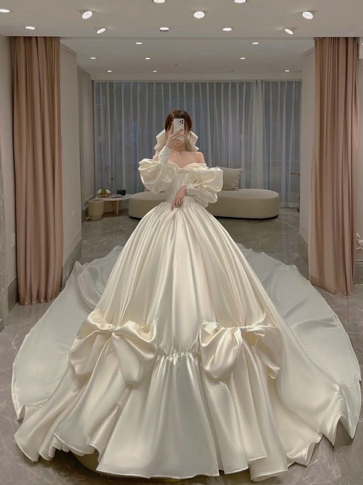 A Line Long Sleeves Satin Wedding Dresses Long Bridal Gowns    S6656