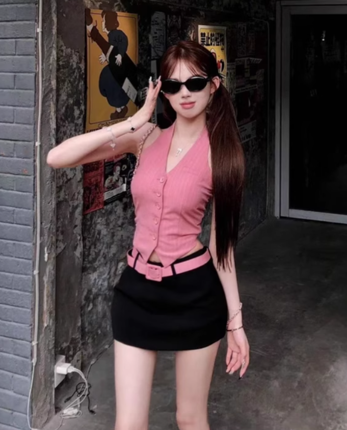 Sweet and spicy style V-neck sleeveless halter neck vest top 2025 pure desire hip skirt suit R1059