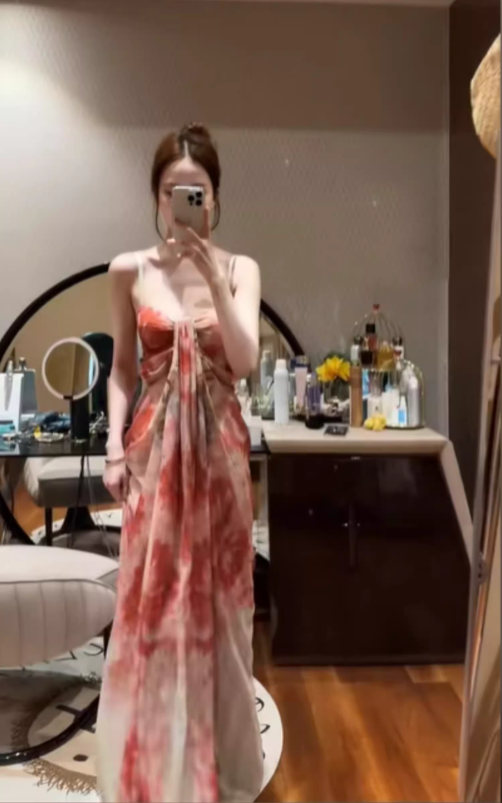 Holiday style dress niche style skirt v-neck floral suspender skirt summer R0699