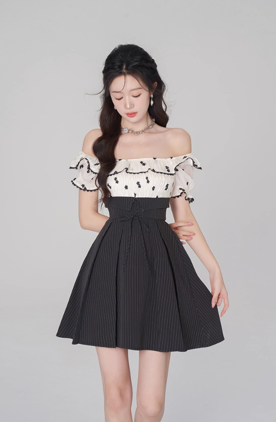 Tea break French dress puff sleeve A-line skirt new style high waist embroidered short skirt R4499
