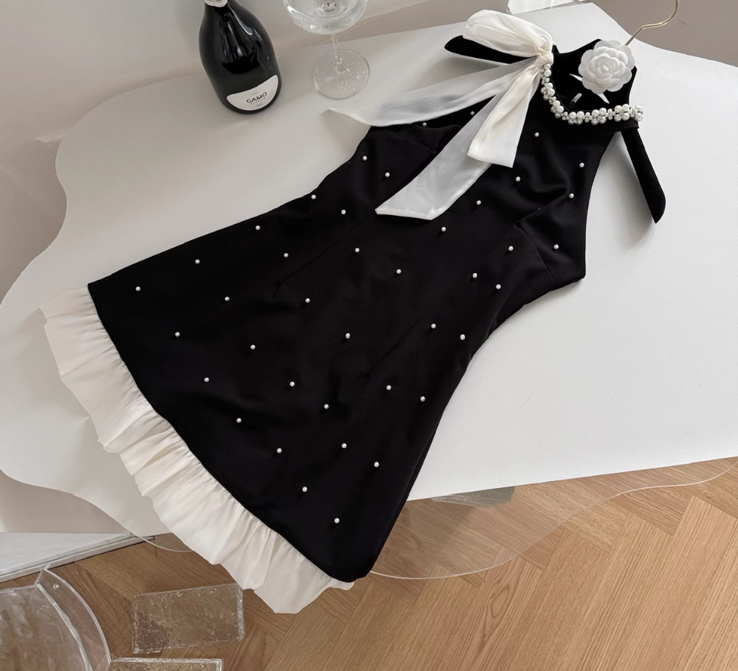 Bowknot black suspender dress 2025 loose and slim A-line skirt niche bottoming skirt R1986