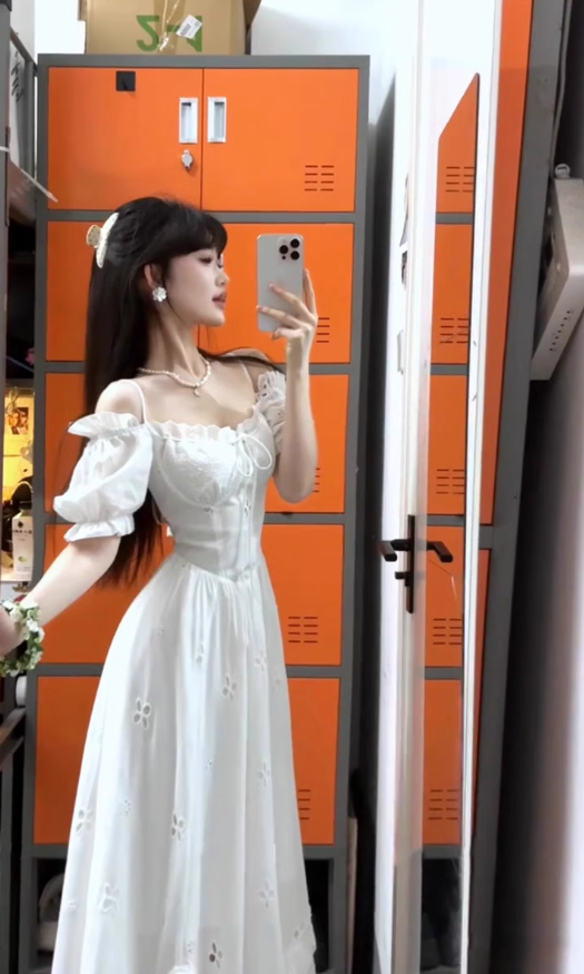 Gentle style white hollow suspender dress unique waist temperament long skirt R0509