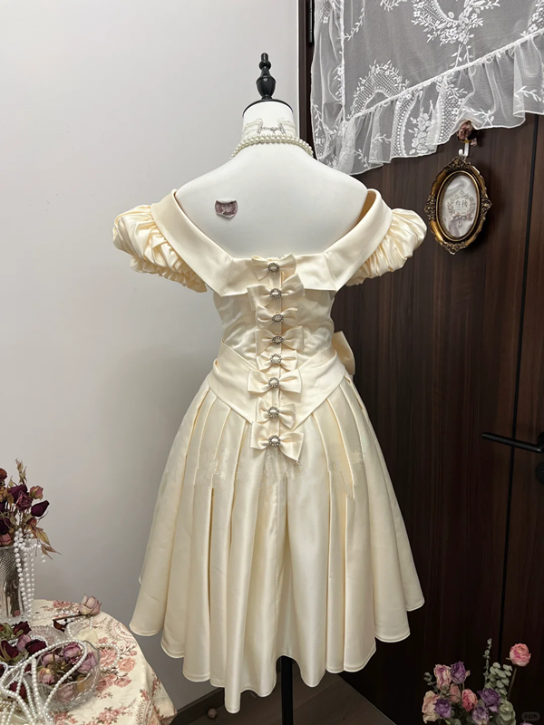 Champagne color square neck puff sleeve waist slim fit pleated elegant long skirt homecoming dress R4312