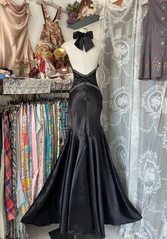 Black halter neck satin waist slim retro hip fishtail maxi ball gown R6216
